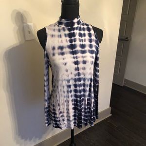 Francesca’s boutique spacedyed cold shoulder tunic